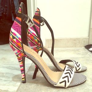 NWOT Chinese Laundry Aztec Heels